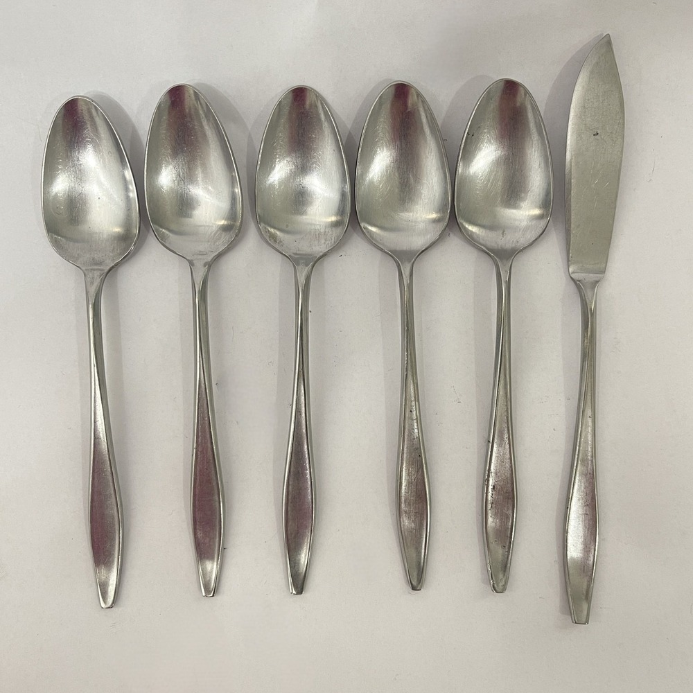 Valor Stainless Steel Spoons and Butter Knife Made in Japan Lot of 6